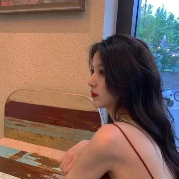 夜晚某处